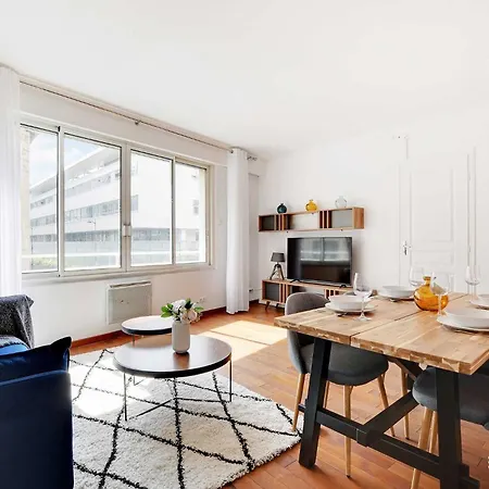 Charming Convention Serres * Paris