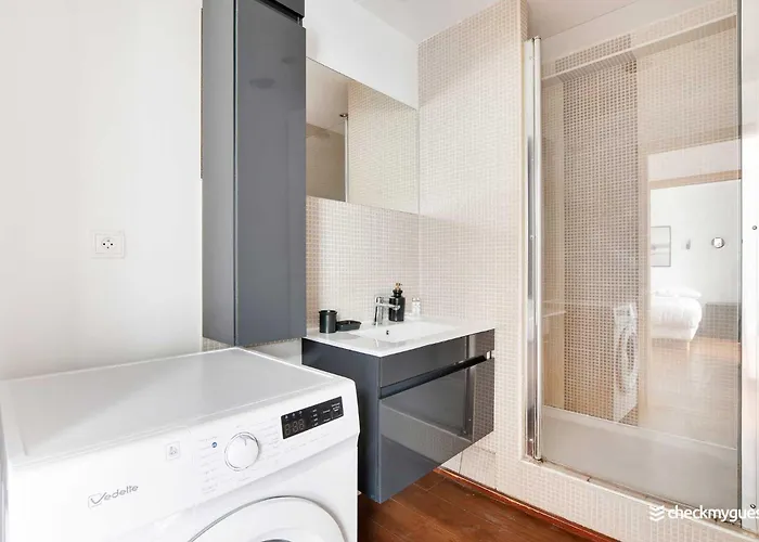 Charming Convention Serres Apartman *